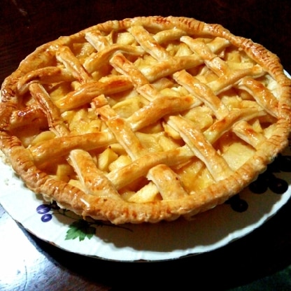 りんご沢山いただいたので作りました♪
簡単なのにお店のアップルパイみたいに美味しかったです(о´∀`о)